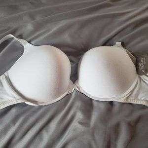 Secret Treasures White 38DDD Bra NWT